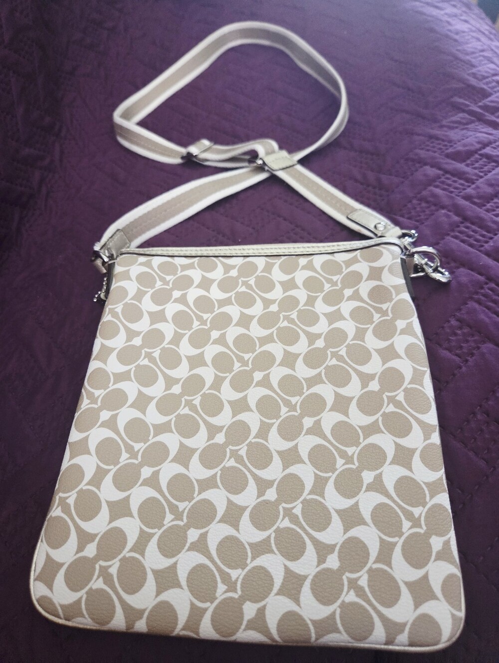 Coach Crossbody Bag - Picture 2 of 6